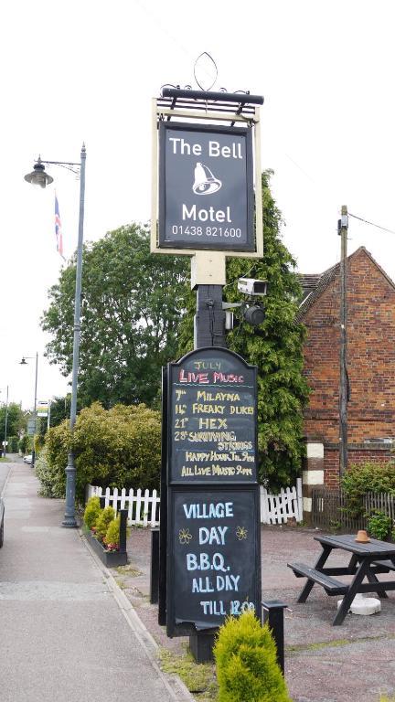 The Bell Motel Codicote Buitenkant foto